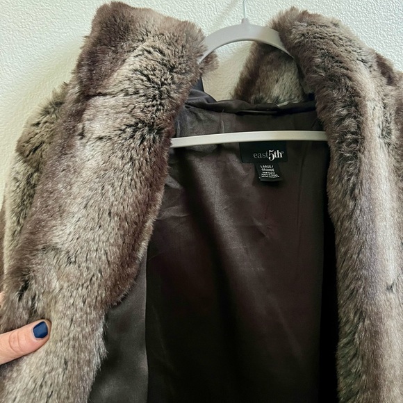 faux fur jacket! - Picture 2 of 5